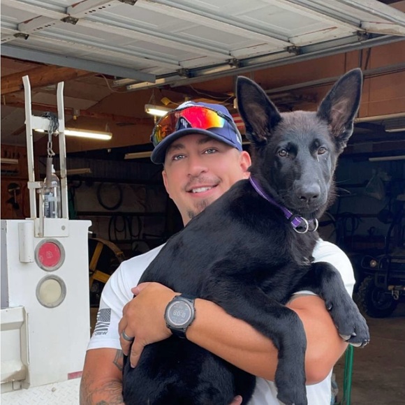 Meet your Posher, Casey - Picture 3 of 5